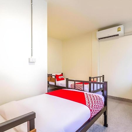 Oyo 928 Leaf Hostel Csiangmaj Kültér fotó