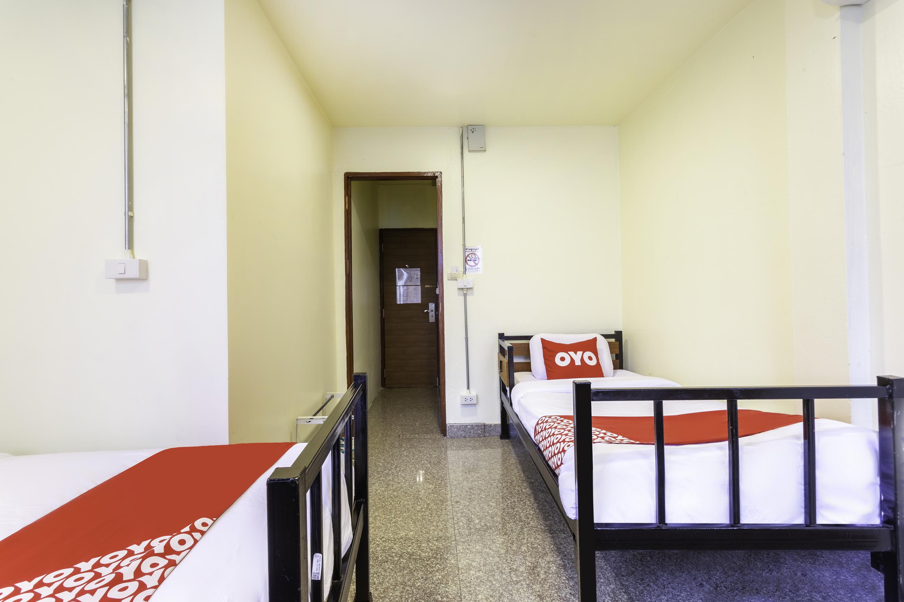 Oyo 928 Leaf Hostel Csiangmaj Kültér fotó
