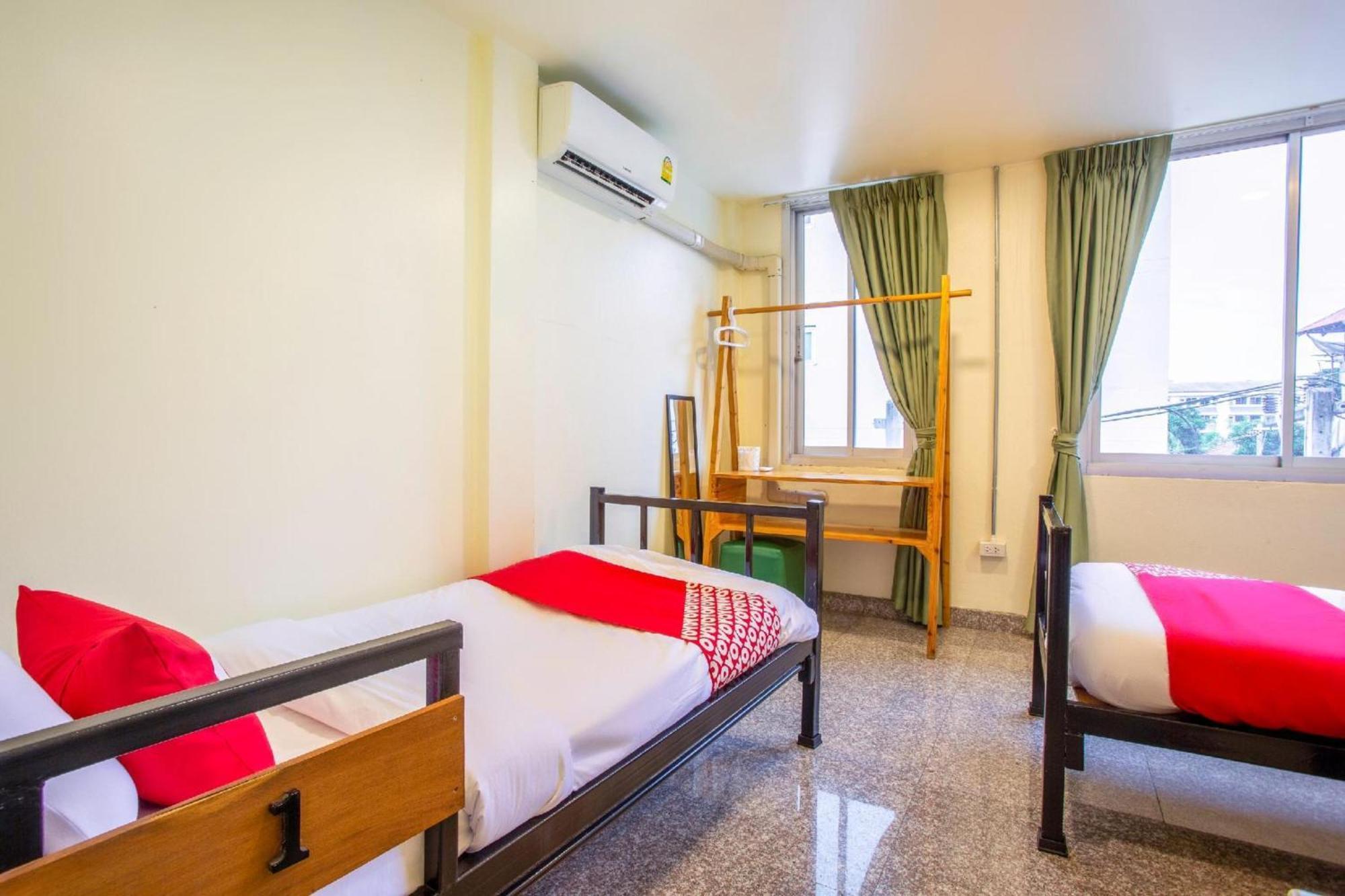 Oyo 928 Leaf Hostel Csiangmaj Kültér fotó