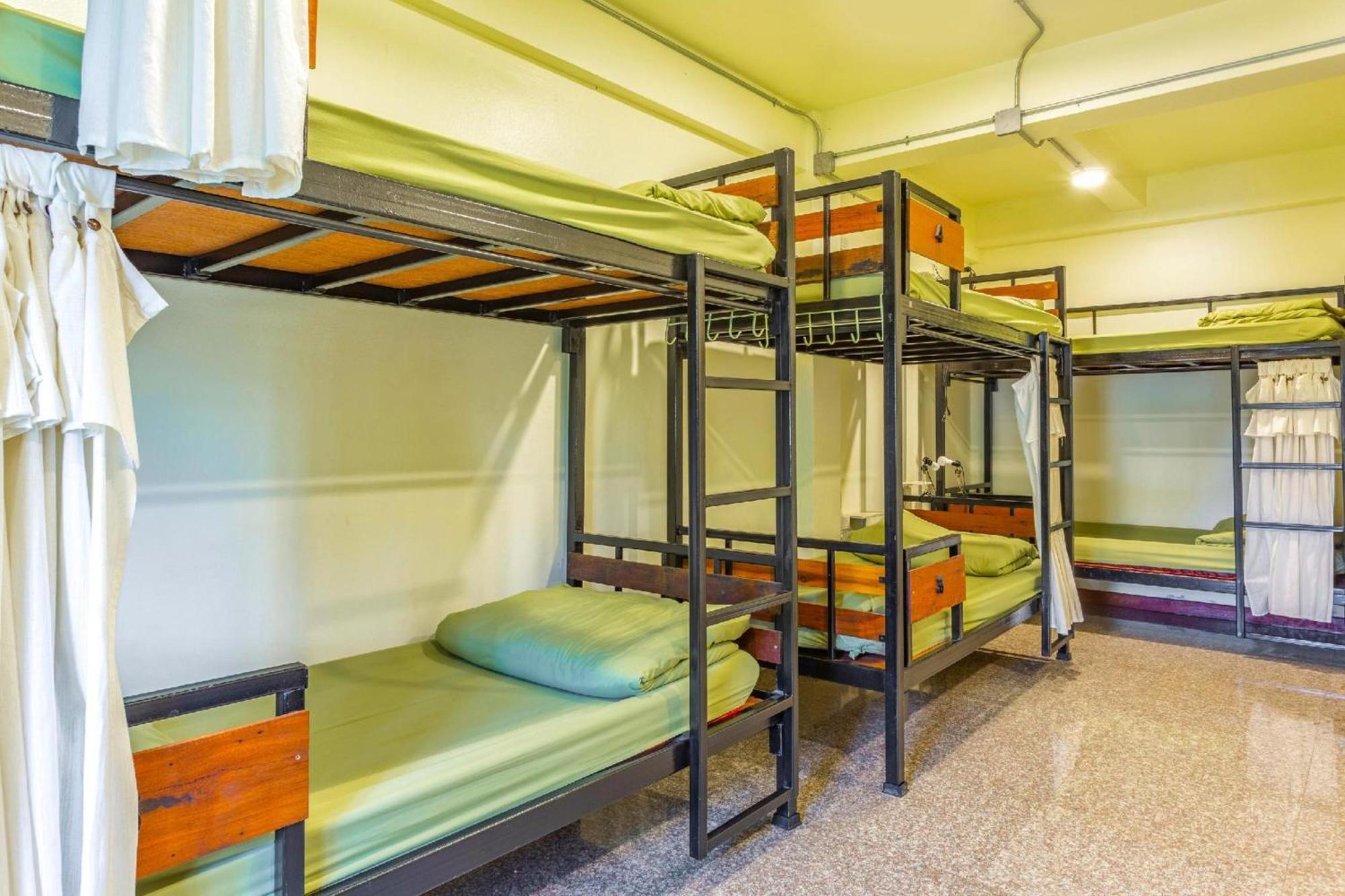 Oyo 928 Leaf Hostel Csiangmaj Kültér fotó