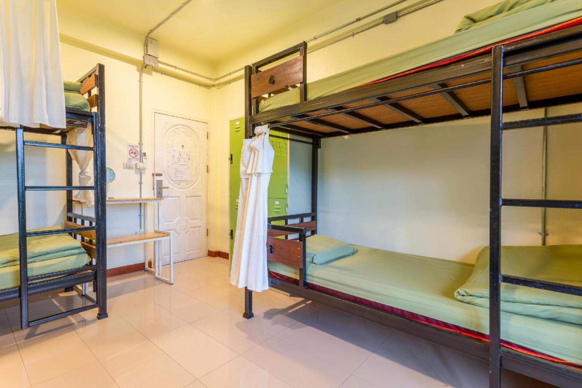 Oyo 928 Leaf Hostel Csiangmaj Kültér fotó