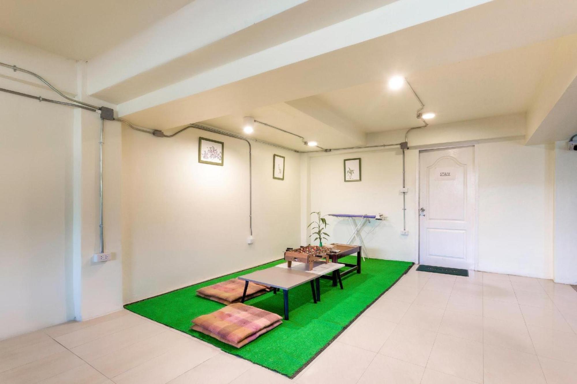 Oyo 928 Leaf Hostel Csiangmaj Kültér fotó