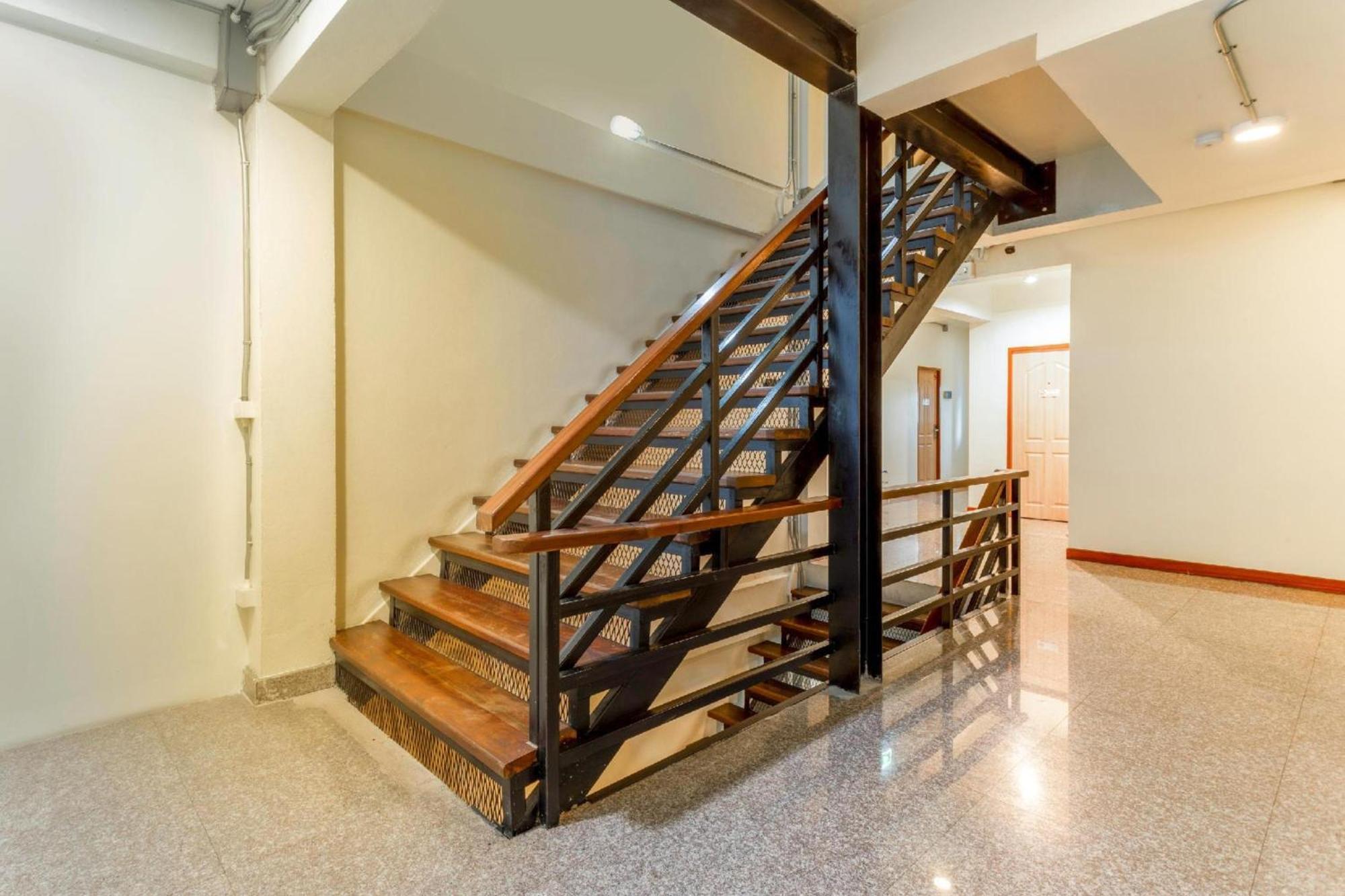 Oyo 928 Leaf Hostel Csiangmaj Kültér fotó