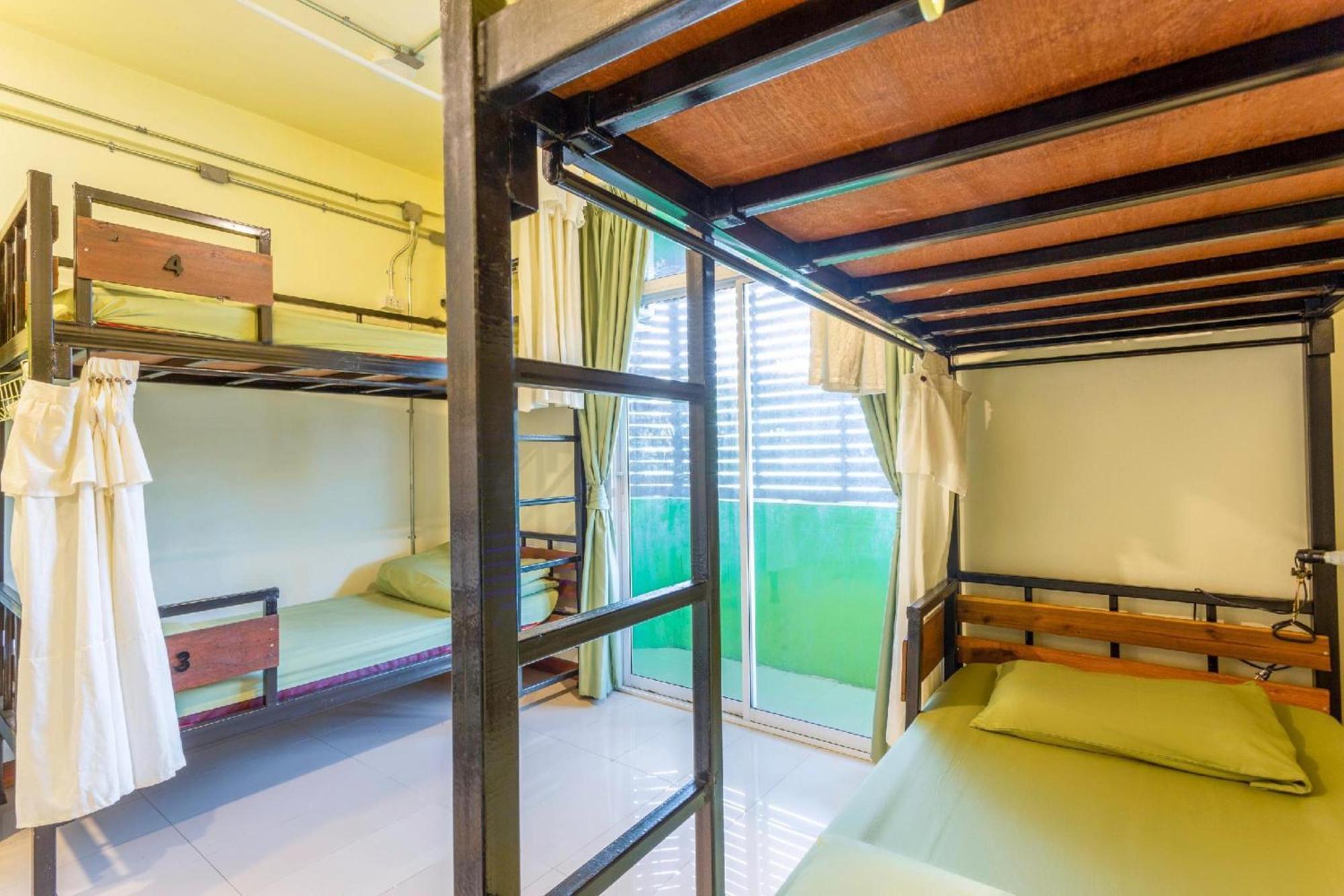 Oyo 928 Leaf Hostel Csiangmaj Kültér fotó